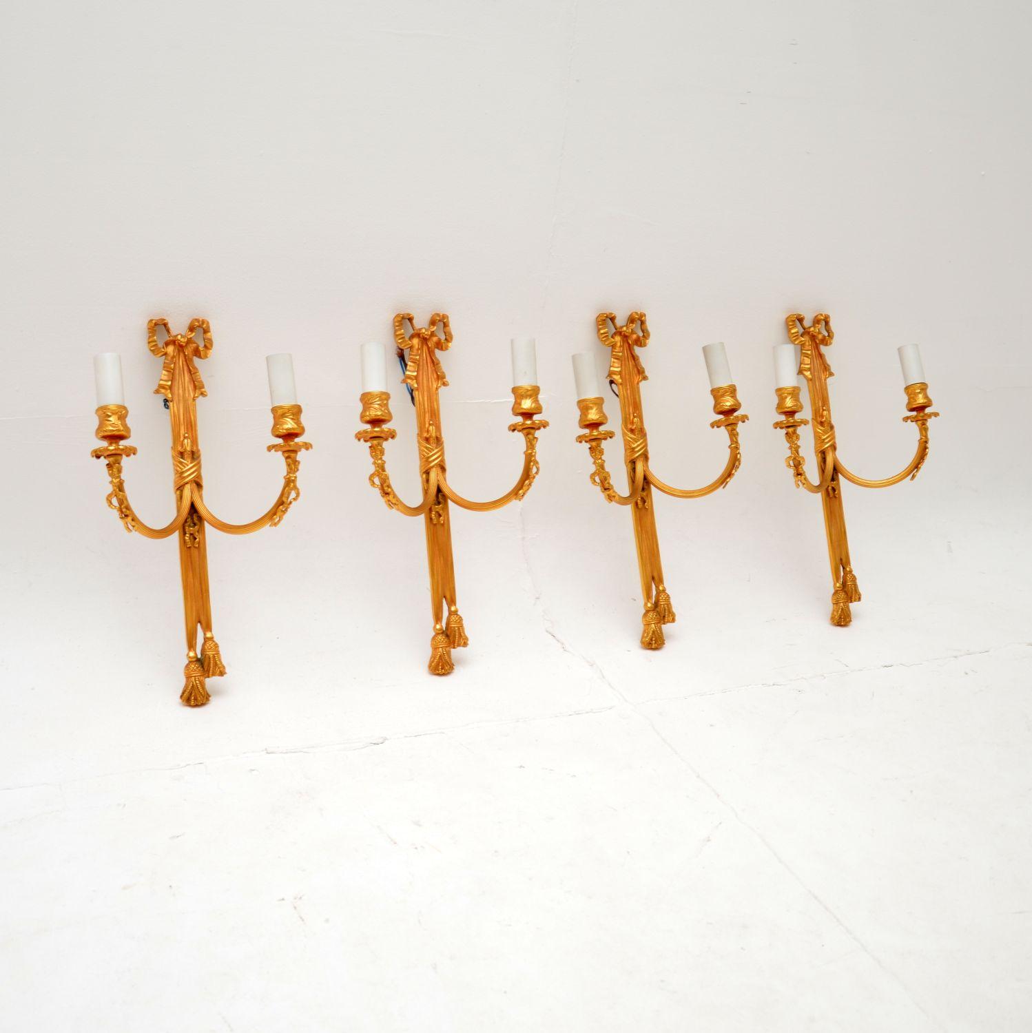 Set of Four Gilt Metal Wall Sconce Lamps (1 of 9) Set of Four Gilt Metal Wall Sconce Lamps (1 of 9)