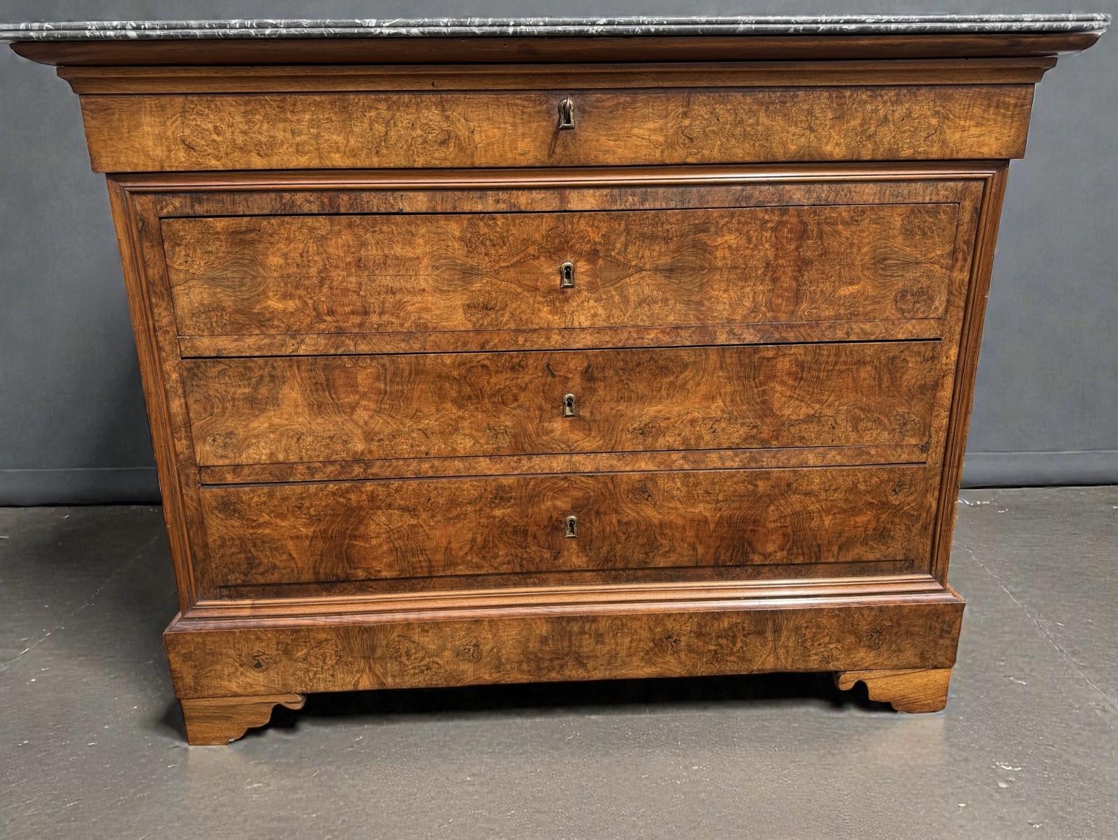 Figured Walnut Commode (1 of 6) Figured Walnut Commode (1 of 6)