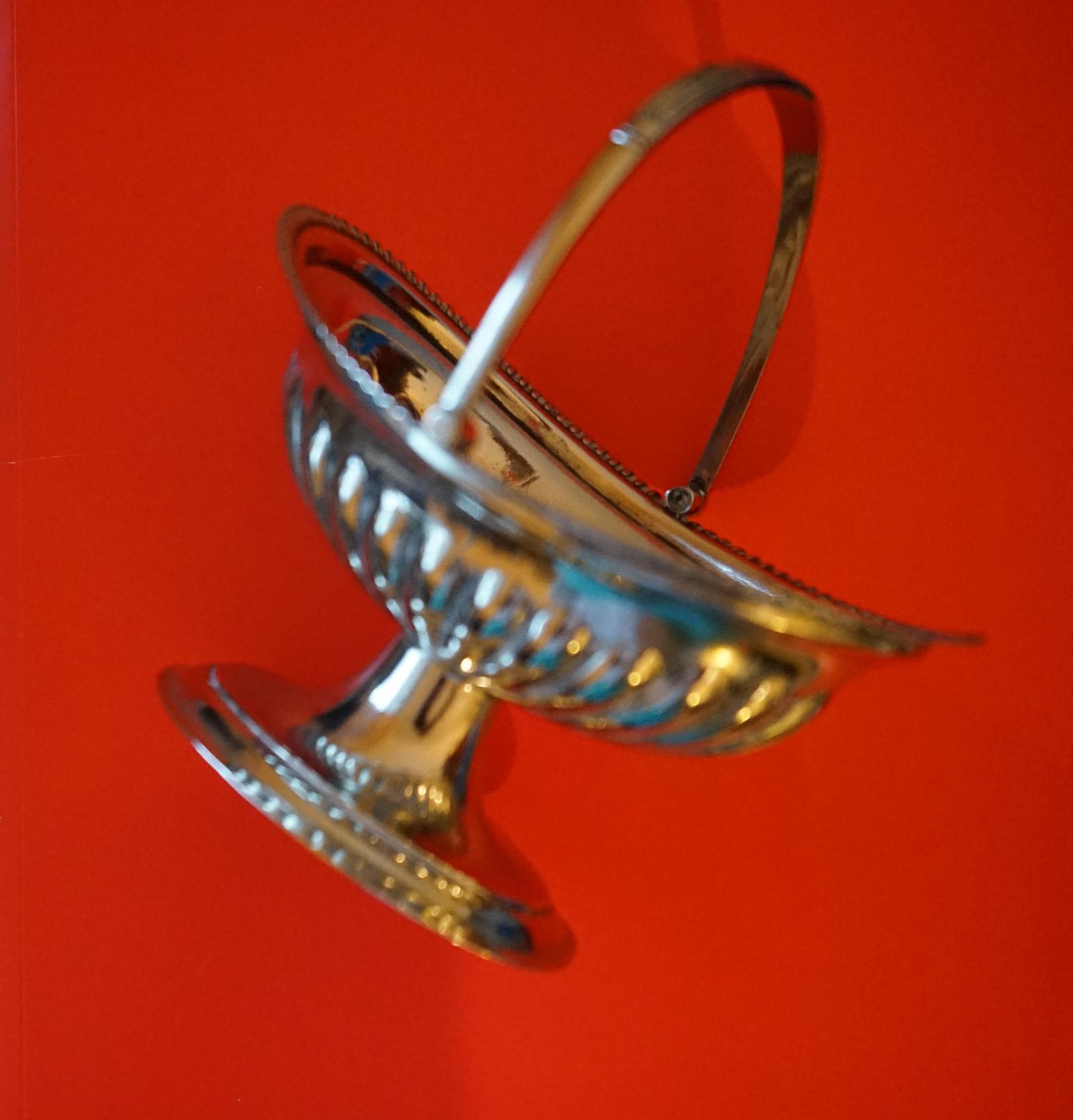 Excellent Ornate Antique  Walker & Hall Silver Plated Bon Bon Dish (1 of 10)