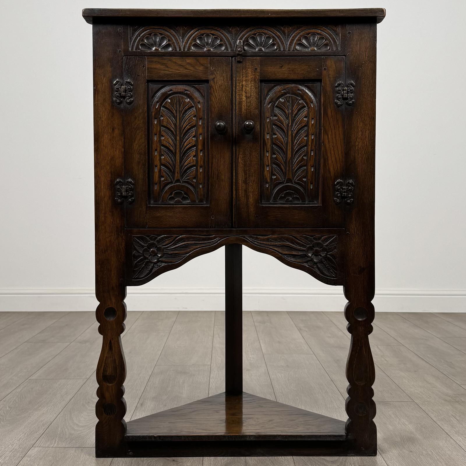 Antique 20th Century Small Carved Oak Corner Cabinet (1 of 5)