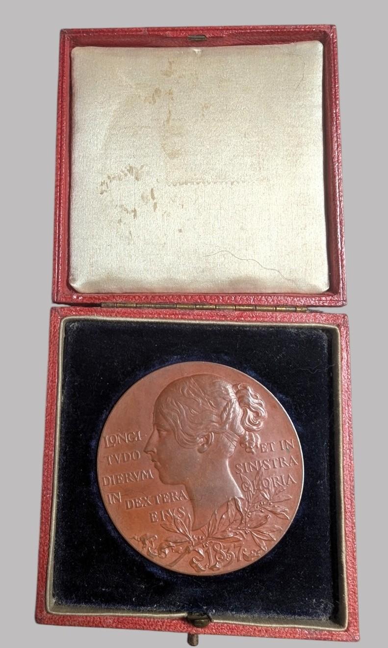 A Queen Victoria Dimond Jubilee Medallion (1 of 5) A Queen Victoria Dimond Jubilee Medallion (1 of 5)