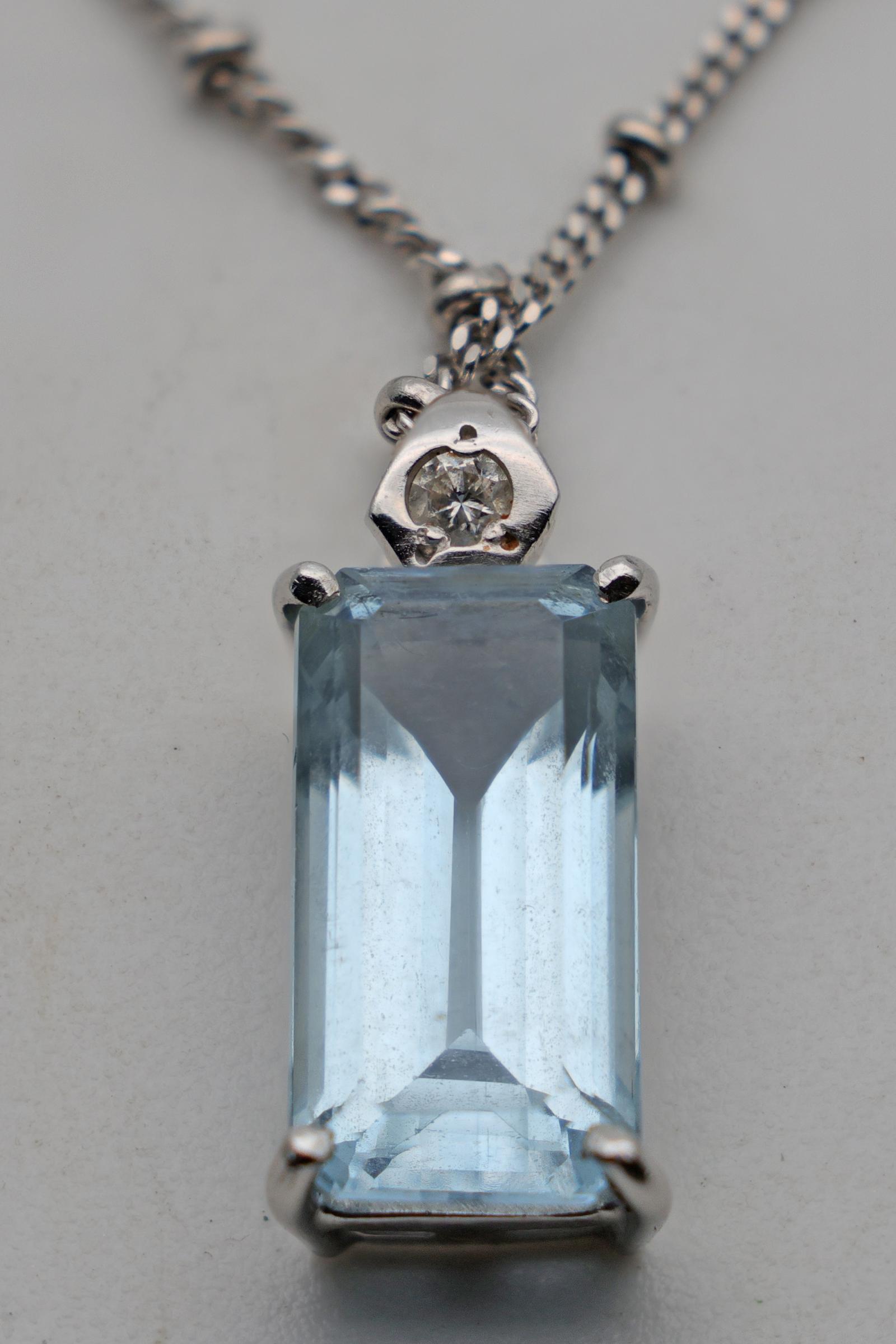 Aquamarine and Diamond 18ct White Gold Pendant/Necklace (1 of 3)