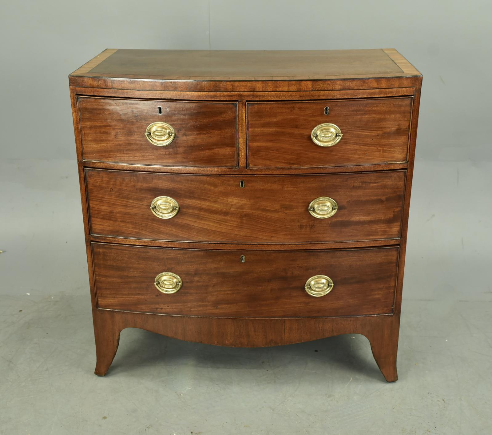 Small Georgian Mahogany Bow Front Chest of Drawers (1 of 4) Small Georgian Mahogany Bow Front Chest of Drawers (1 of 4)