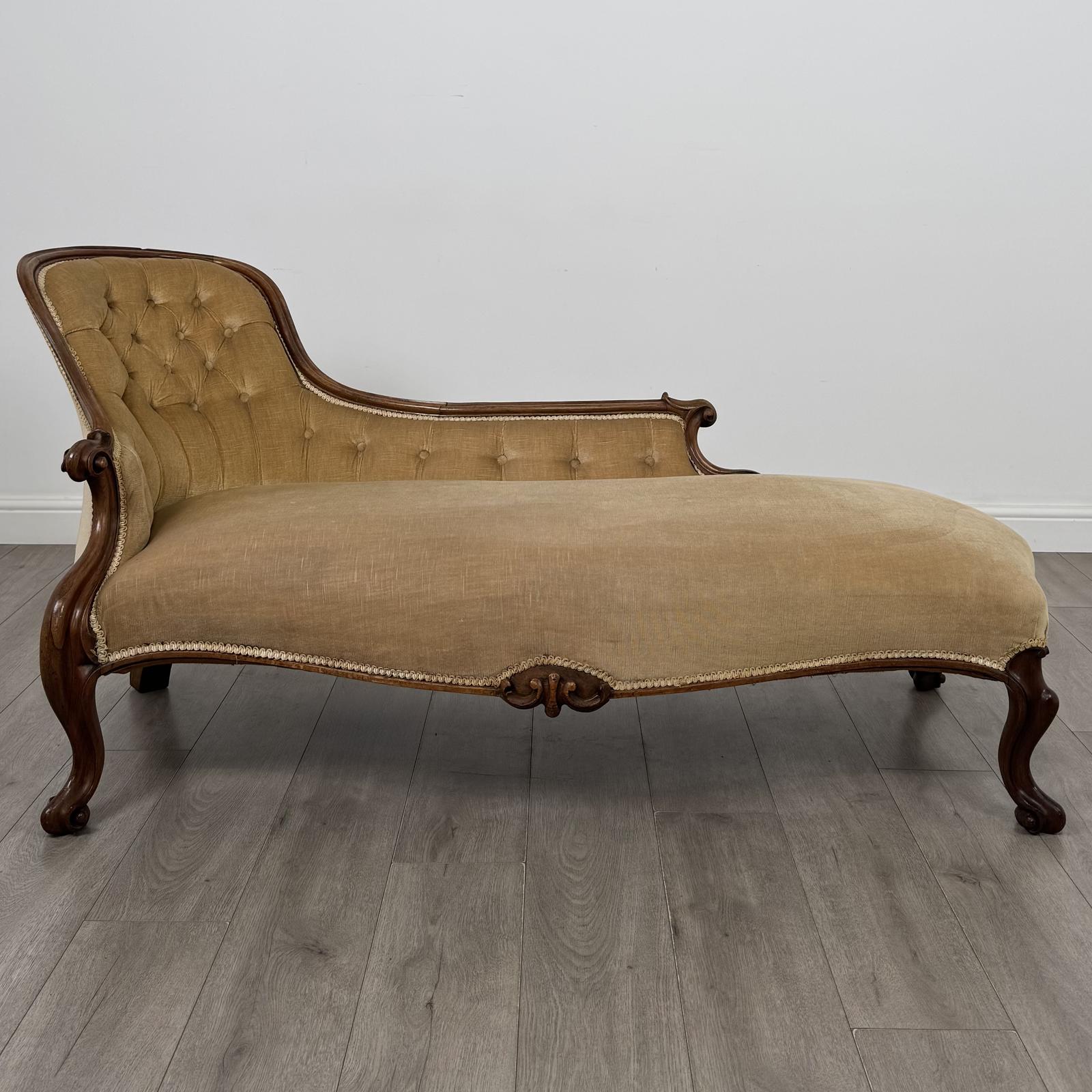 Antique 19th Century Victorian Chaise Lounge in Mahogany (1 of 11) Antique 19th Century Victorian Chaise Lounge in Mahogany (1 of 11)