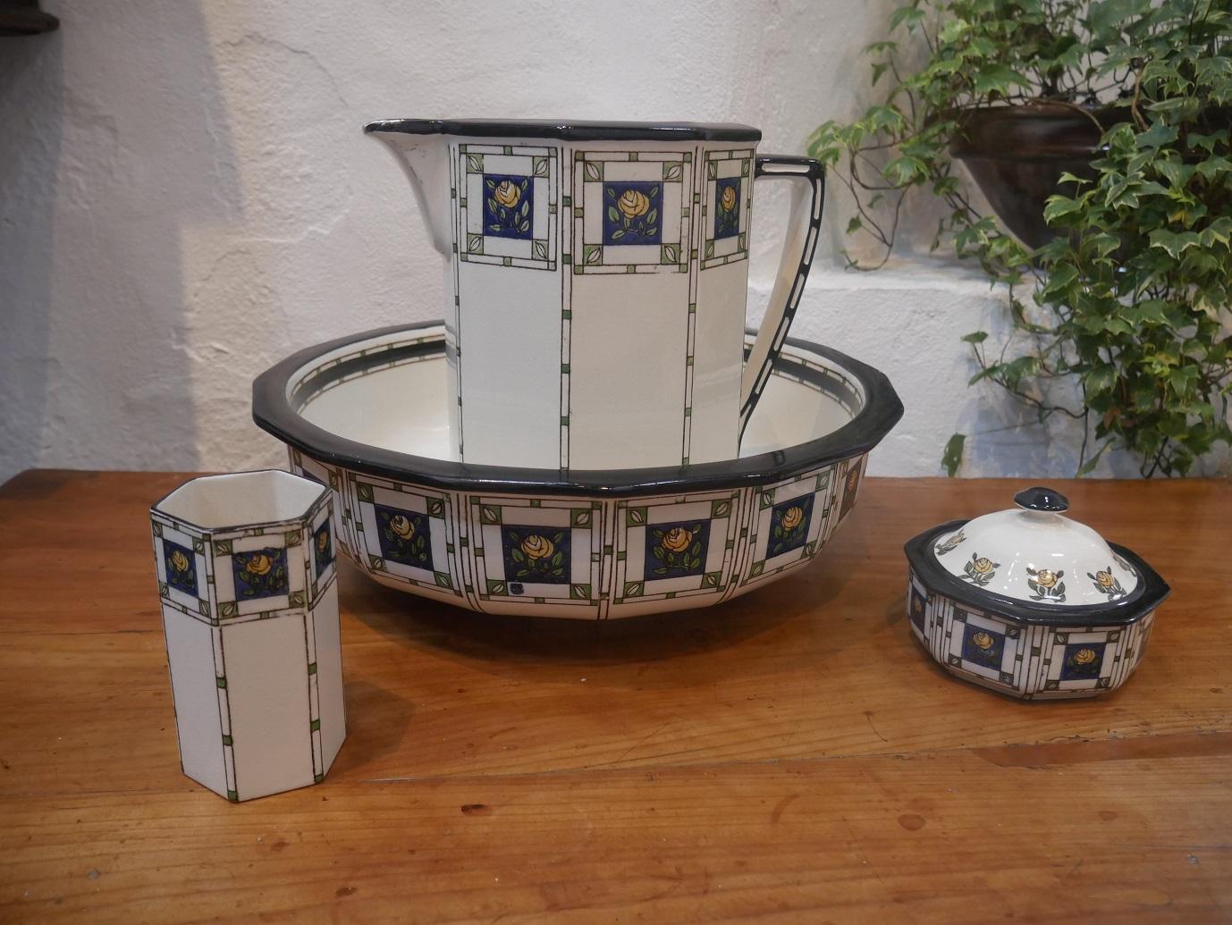 Early 20th Century Jug & Bowl Set Royal Doulton (1 of 10)