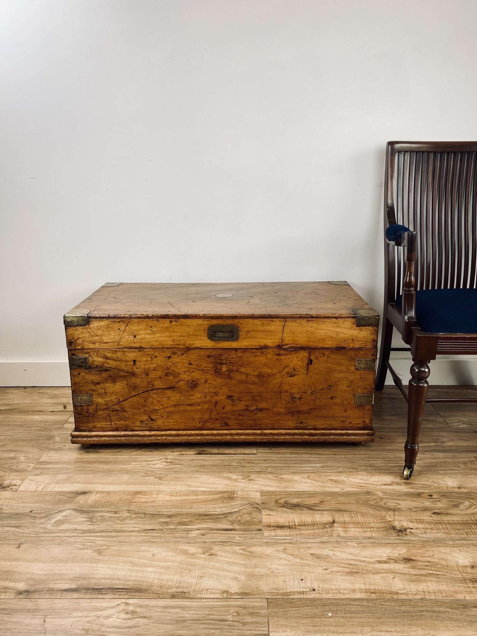English Antique Camphorwood Box c.1880 (1 of 15) English Antique Camphorwood Box c.1880 (1 of 15)