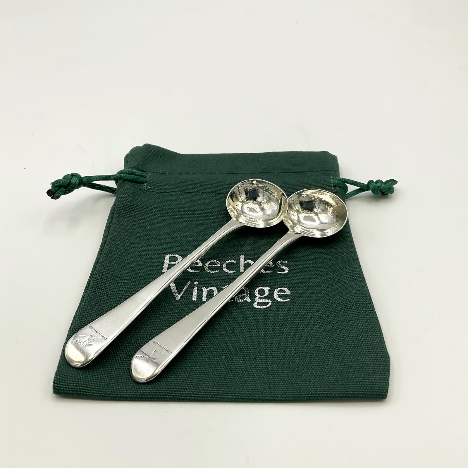 Pair of Antique Georgian Sterling Silver Salt Spoons (1 of 11) Pair of Antique Georgian Sterling Silver Salt Spoons (1 of 11)