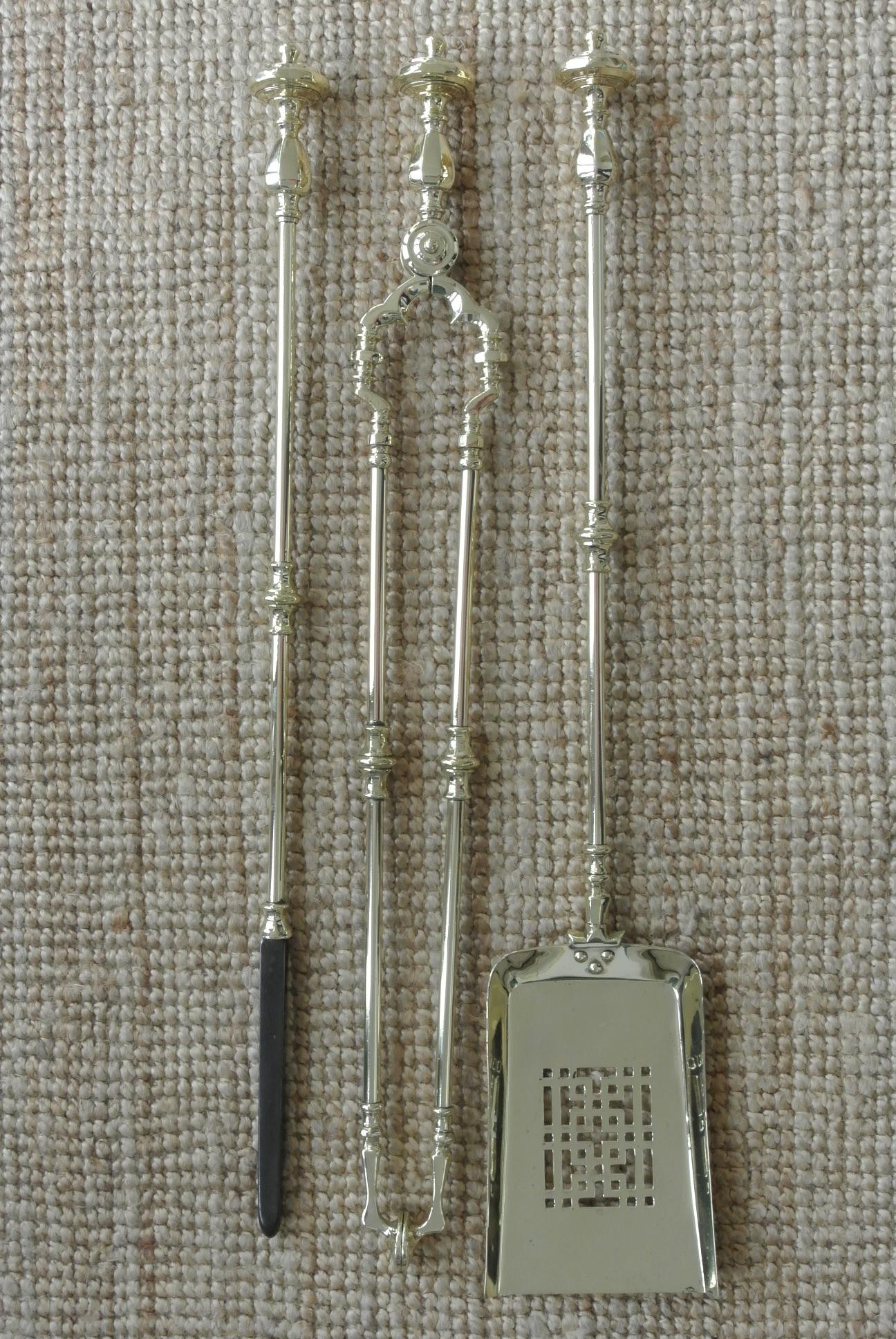 Quality Early Victorian Brass Fire Irons Poker Tongs Shovel / Fire Tools 1840-1860 (1 of 9) Quality Early Victorian Brass Fire Irons Poker Tongs Shovel / Fire Tools 1840-1860 (1 of 9)