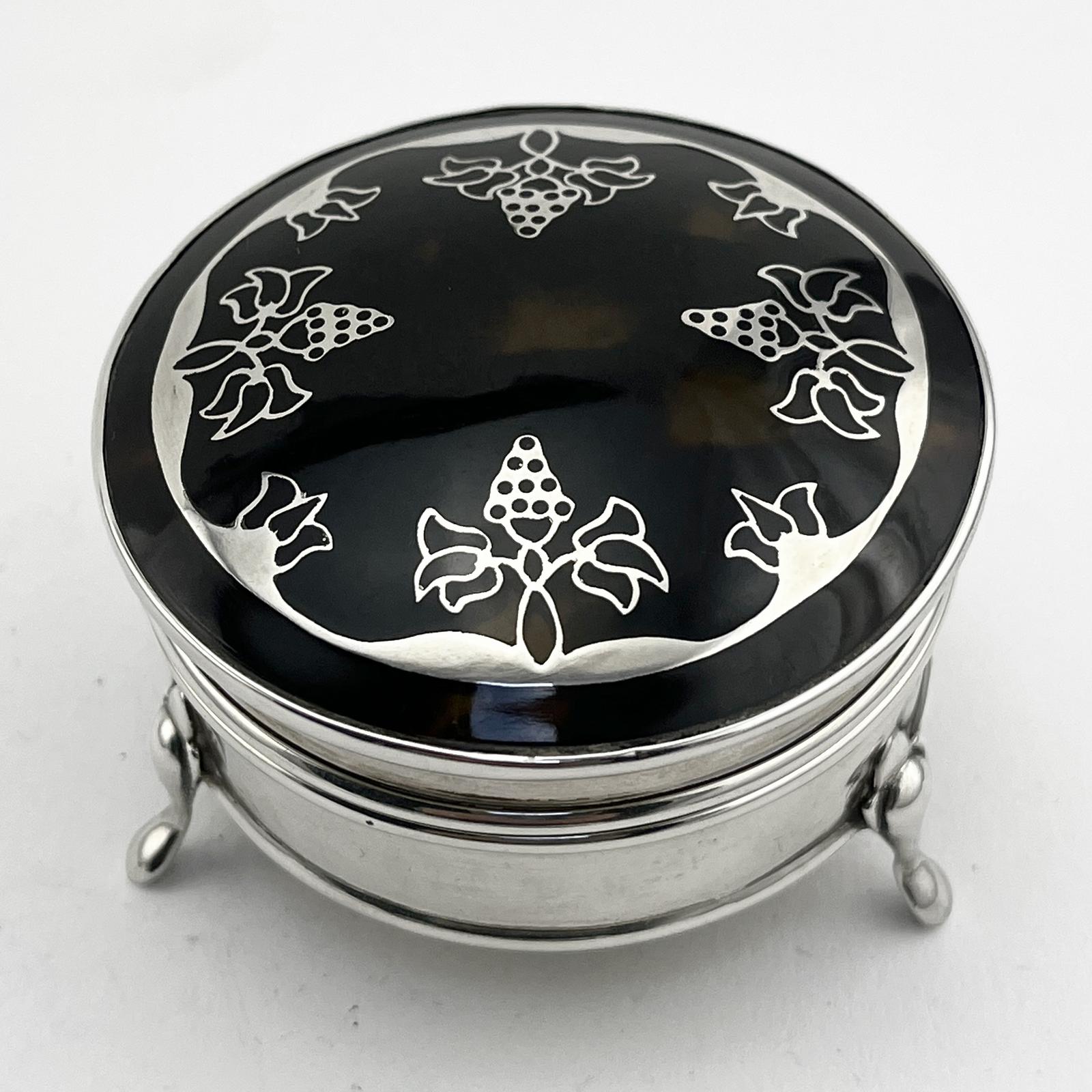 Pretty Tortoiseshell and Sterling Silver Jewellery or Trinket Box (1 of 8) Pretty Tortoiseshell and Sterling Silver Jewellery or Trinket Box (1 of 8)