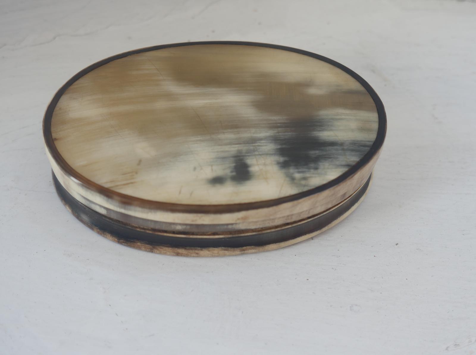 Oval Horn Snuff Box (1 of 7) Oval Horn Snuff Box (1 of 7)