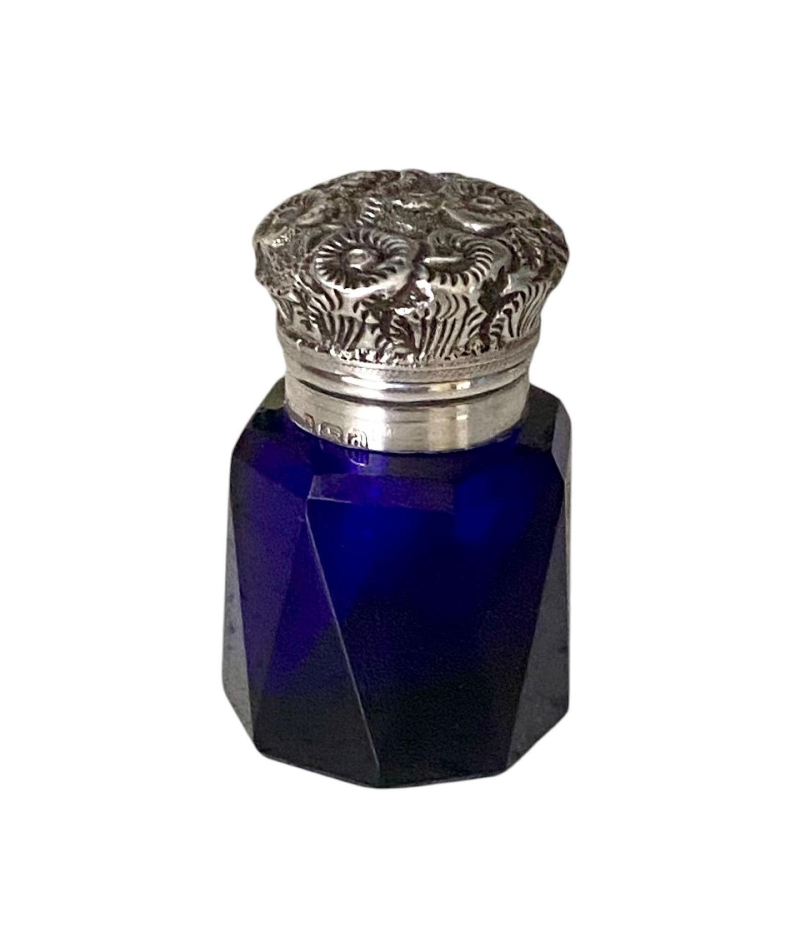 Antique Miniature Perfume Scent Bottle Bristol Blue Glass Sterling Silver Lid Birmingham 1900 (1 of 10) Antique Miniature Perfume Scent Bottle Bristol Blue Glass Sterling Silver Lid Birmingham 1900 (1 of 10)