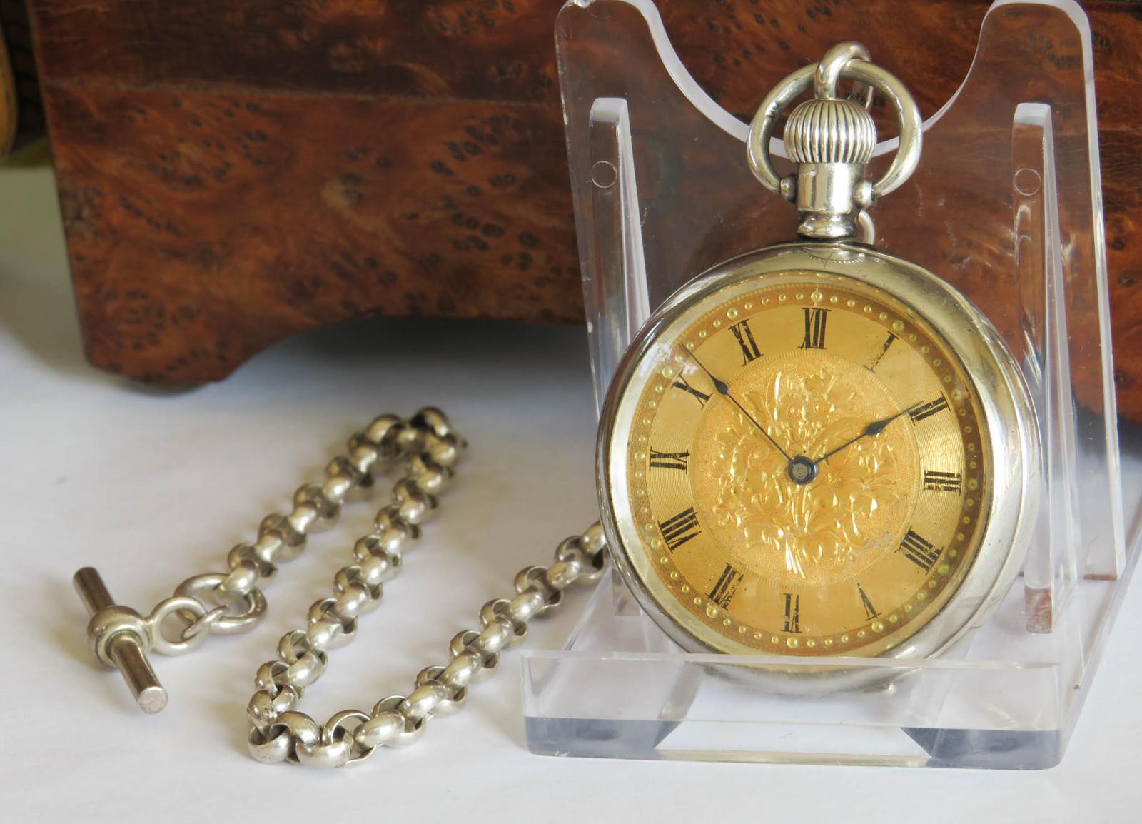 Pocket Watch : Antique Silver Waltham Seaside Fob Watch and Chain (1 of 5) Pocket Watch : Antique Silver Waltham Seaside Fob Watch and Chain (1 of 5)