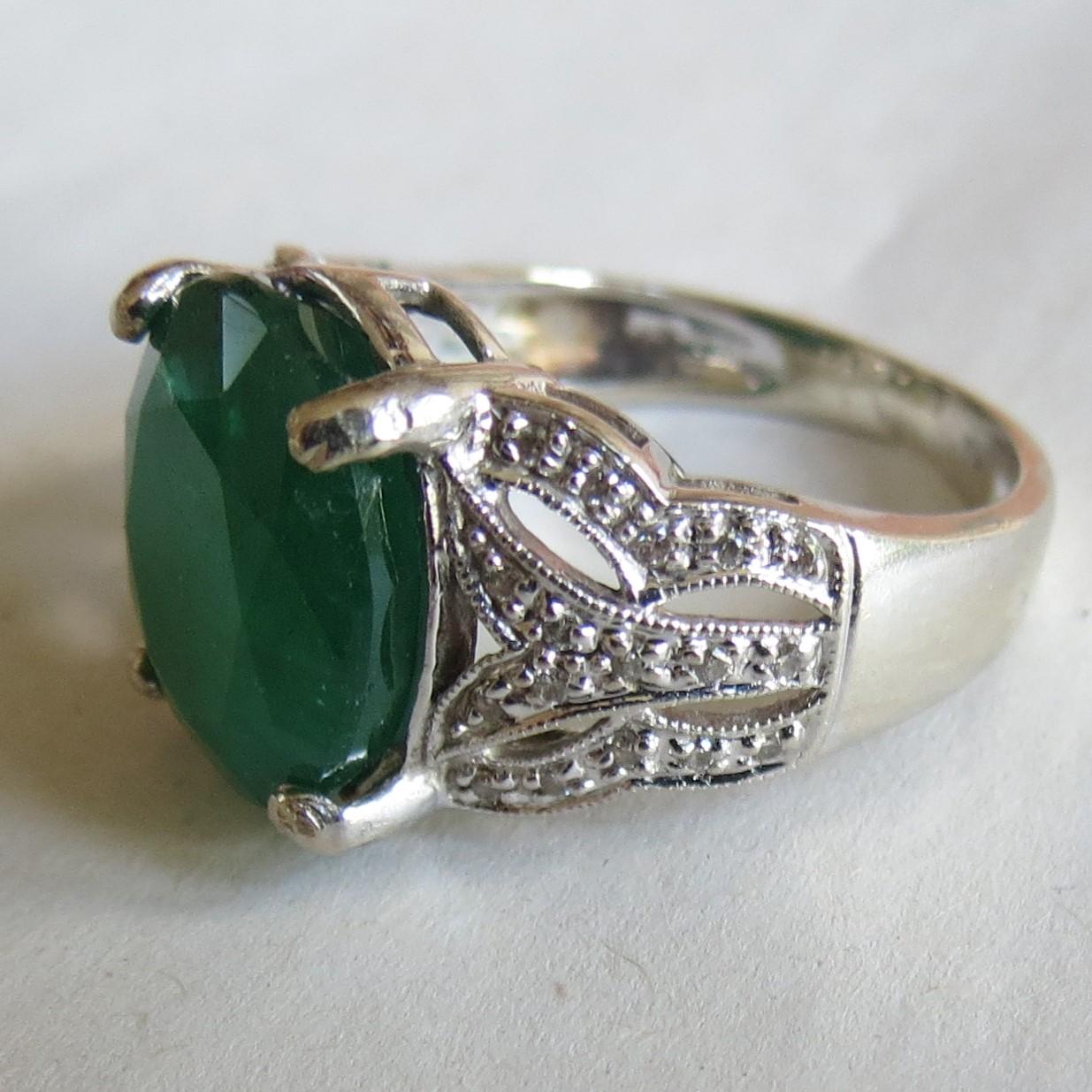 Emerald Solitaire & Diamond 18ct White Gold Ring (1 of 7)