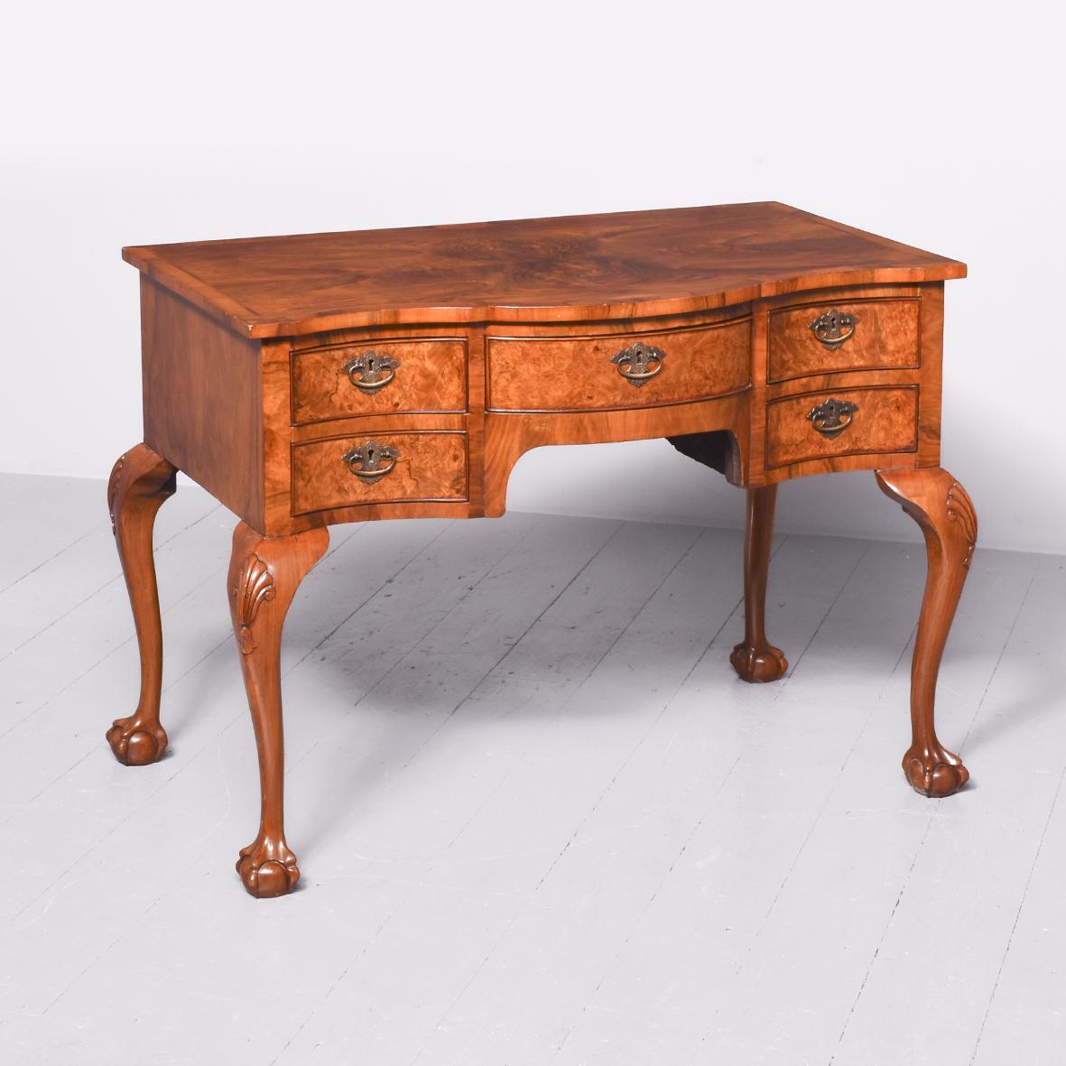 George II Style Figured Walnut Side or Dressing Table (1 of 8) George II Style Figured Walnut Side or Dressing Table (1 of 8)