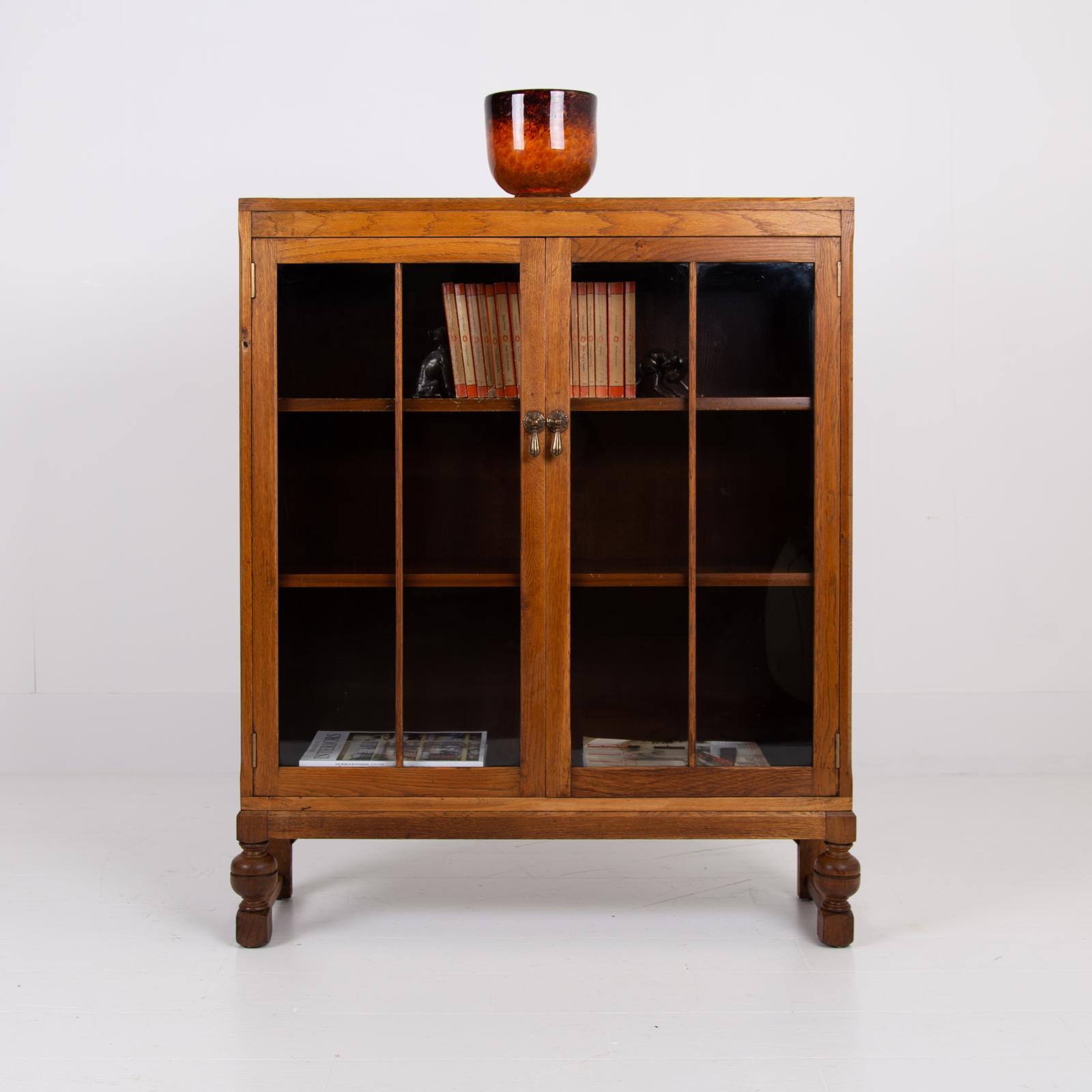 Attractive 2 Door Glazed Bookcase Cabinet c.1930 (1 of 13) Attractive 2 Door Glazed Bookcase Cabinet c.1930 (1 of 13)