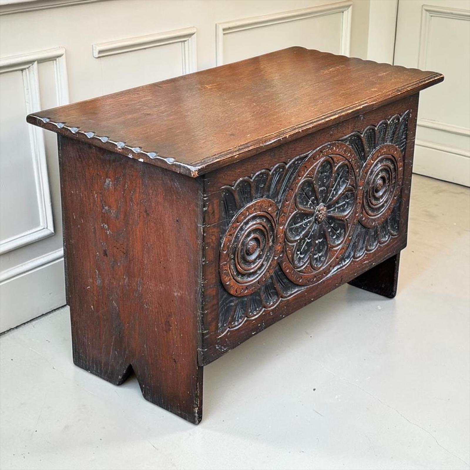Carved Oak Blanket Box, Oak Kist (1 of 17) Carved Oak Blanket Box, Oak Kist (1 of 17)
