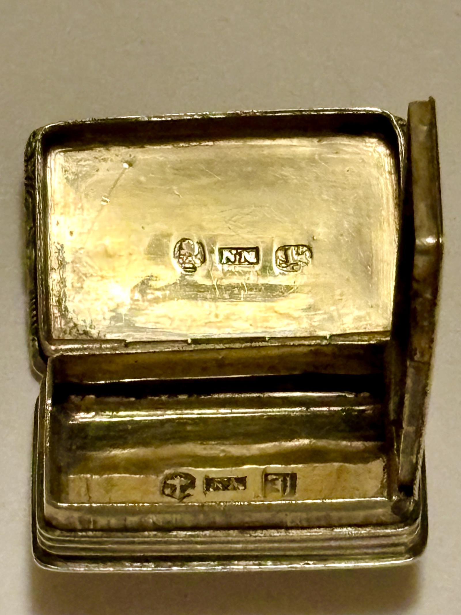 Silver Gilt William IV Vinaigrette Nathaniel Mills Birmingham 1832 (1 of 13)