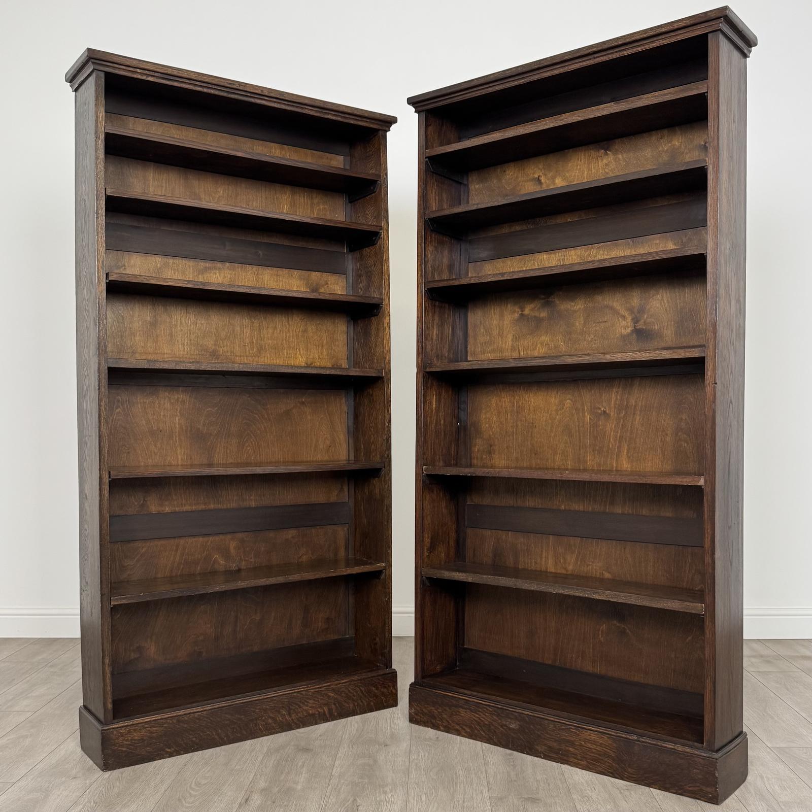 Antique 20th Century Pair of Tall Bookcases in Oak (1 of 10)