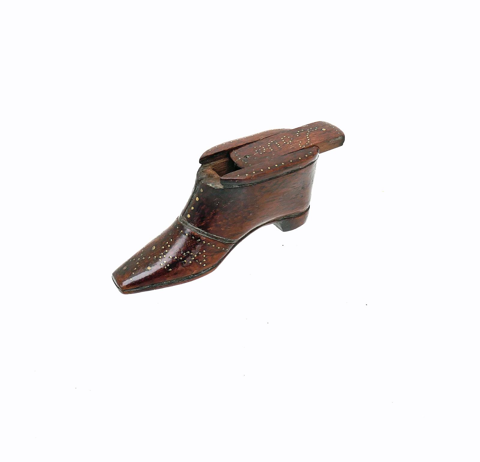 Antique Early Treen 19thc Fruitwood Shoe Snuff With Brass Piquet Work Decoration (1 of 5) Antique Early Treen 19thc Fruitwood Shoe Snuff With Brass Piquet Work Decoration (1 of 5)