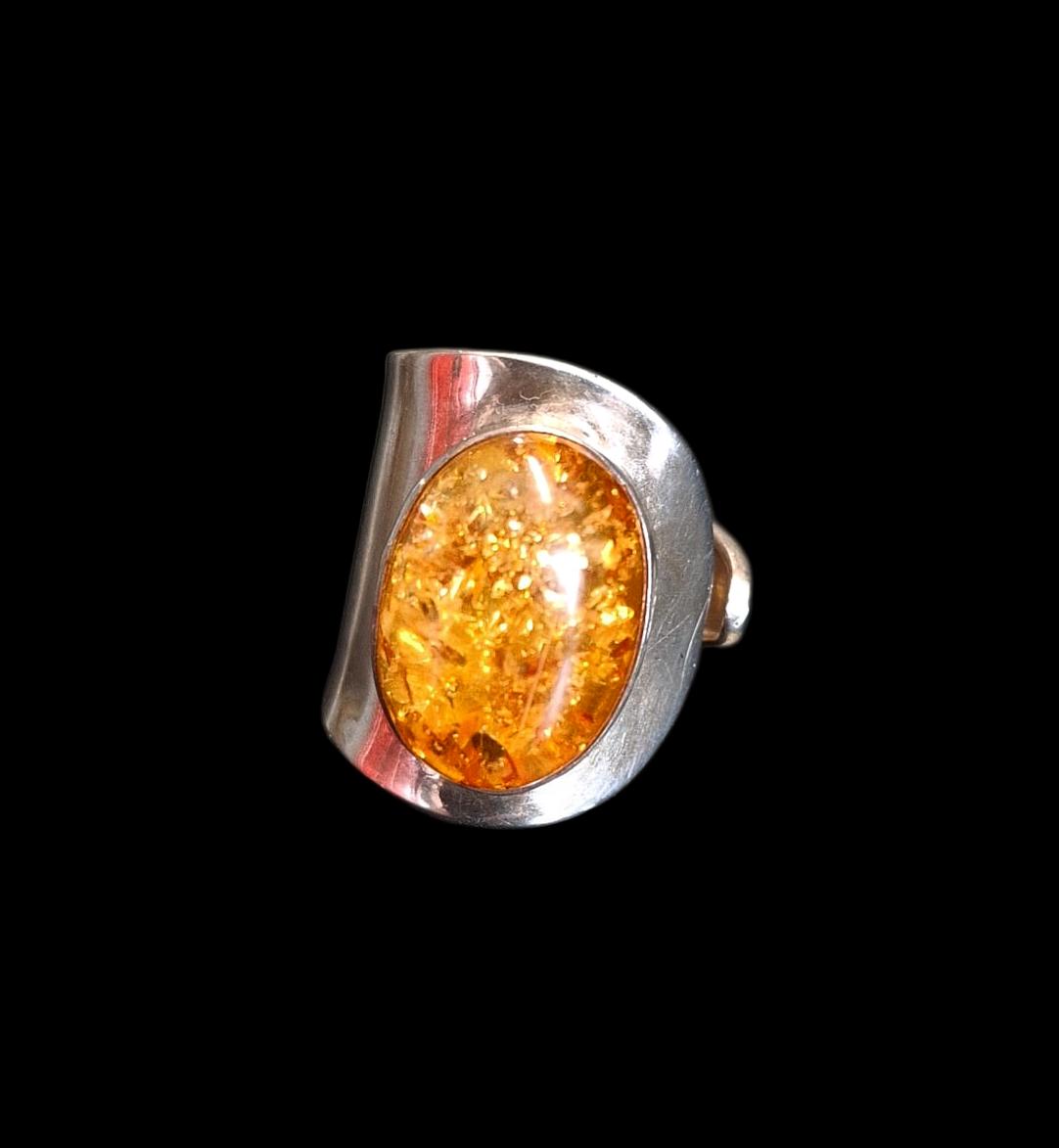 Retro Sterling Silver & Cognac Baltic Amber Ring (1 of 2)