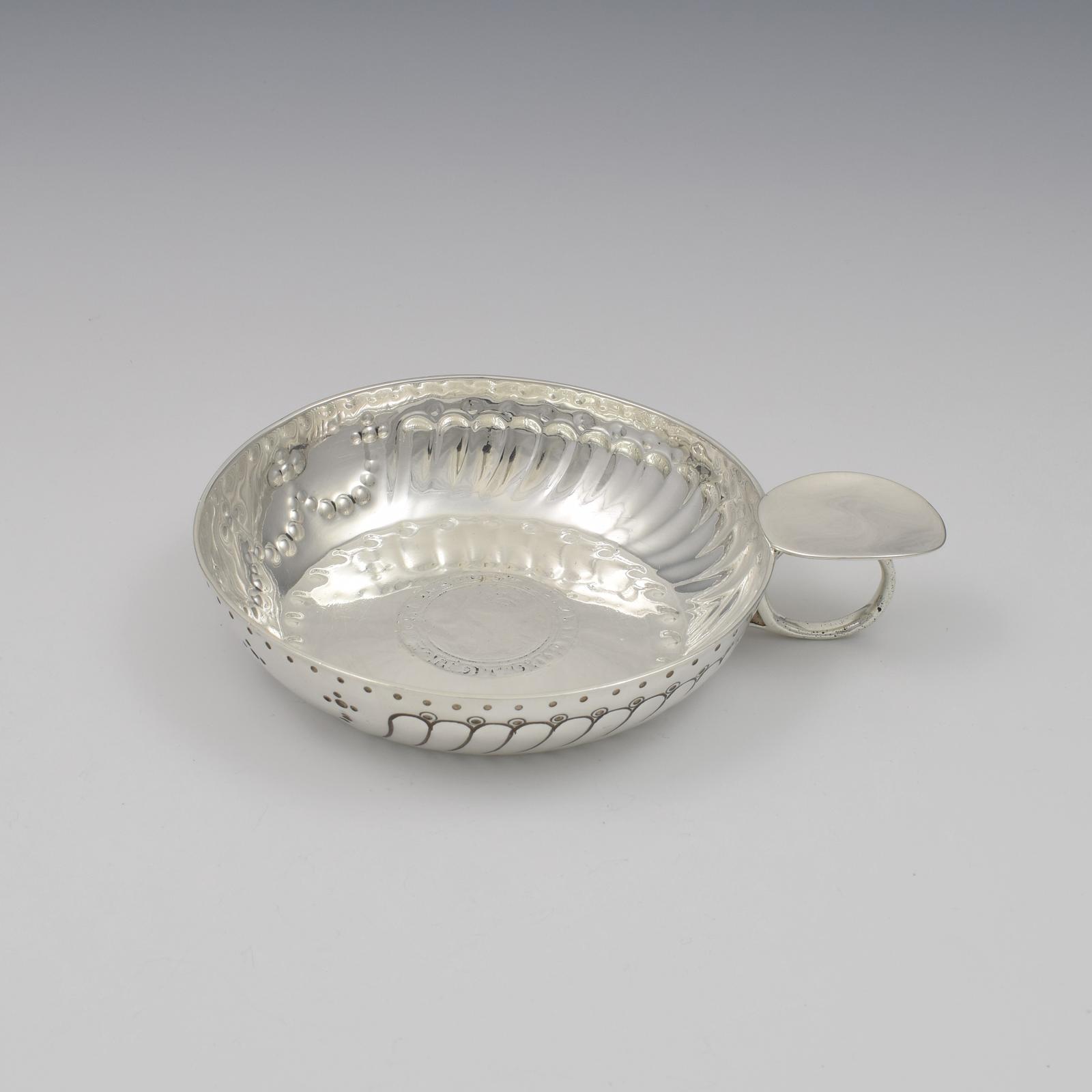 Large English Silver Wine Taster / Tastevin With Tudor Sixpence (1 of 17) Large English Silver Wine Taster / Tastevin With Tudor Sixpence (1 of 17)