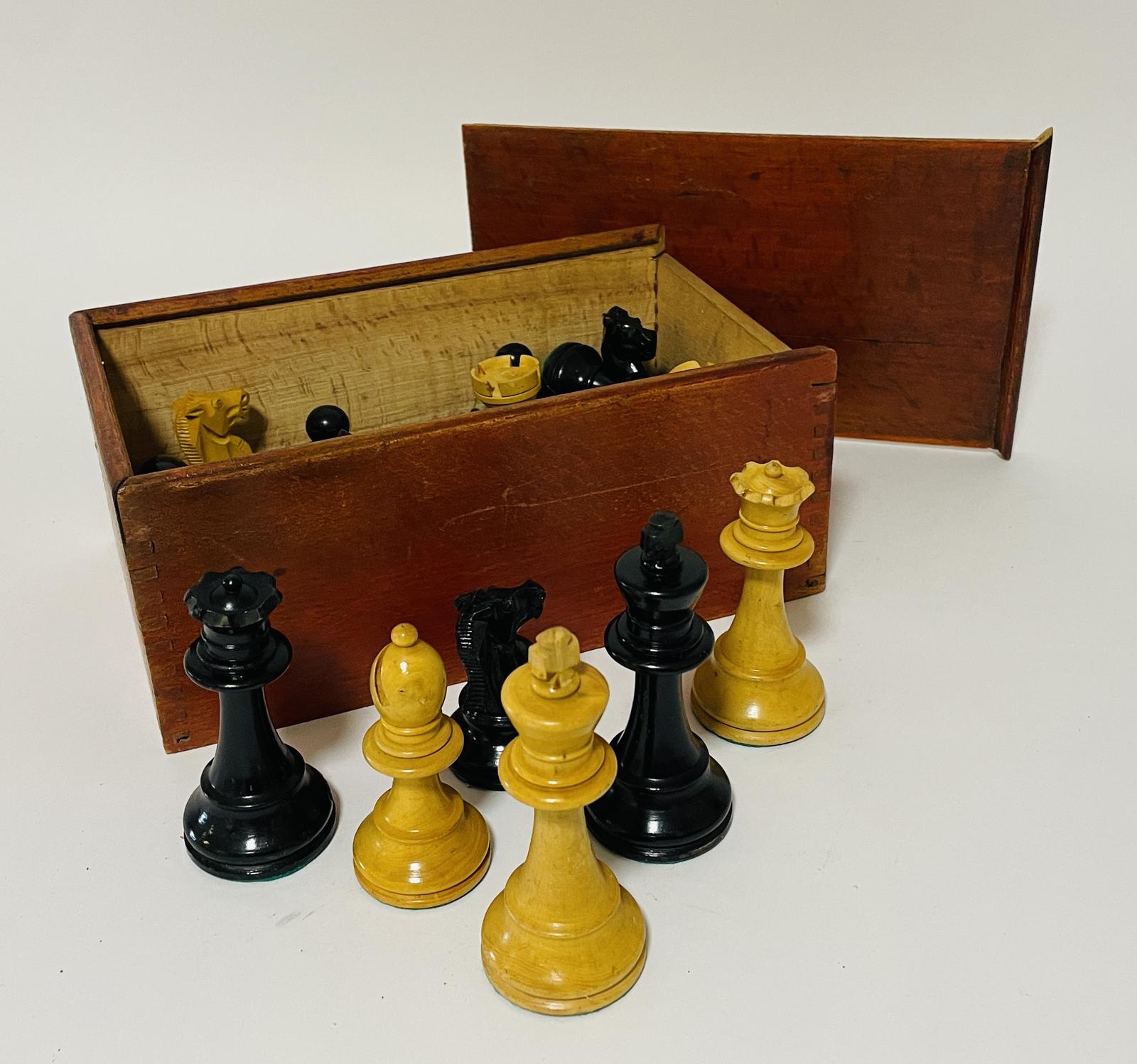 Staunton Pattern Chess Set (1 of 14)