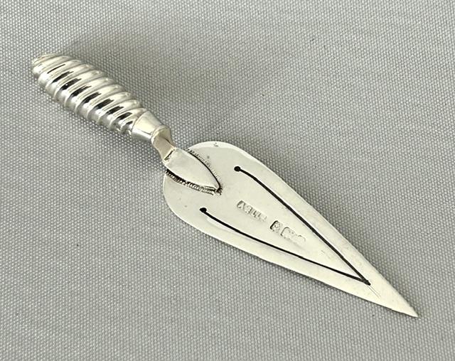 Lovely All Silver Novelty Trowel Bookmark (1 of 5) Lovely All Silver Novelty Trowel Bookmark (1 of 5)