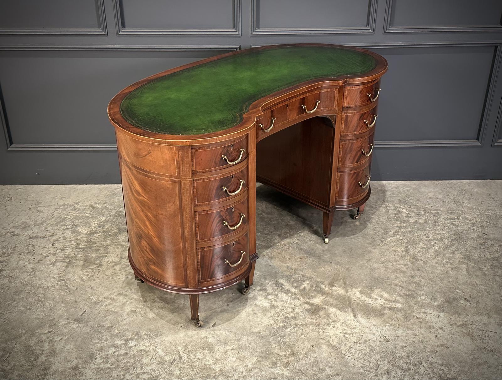 Edwardian Mahogany Kidney Shaped Desk (1 of 17) Edwardian Mahogany Kidney Shaped Desk (1 of 17)