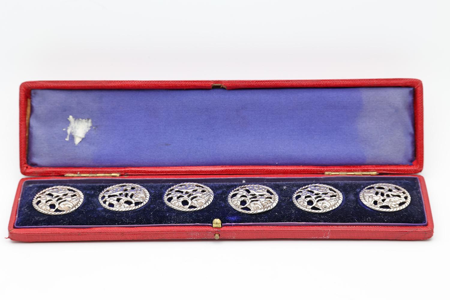 Cased Set of 6 Silver Thomas White Victorian Buttons (1 of 5)