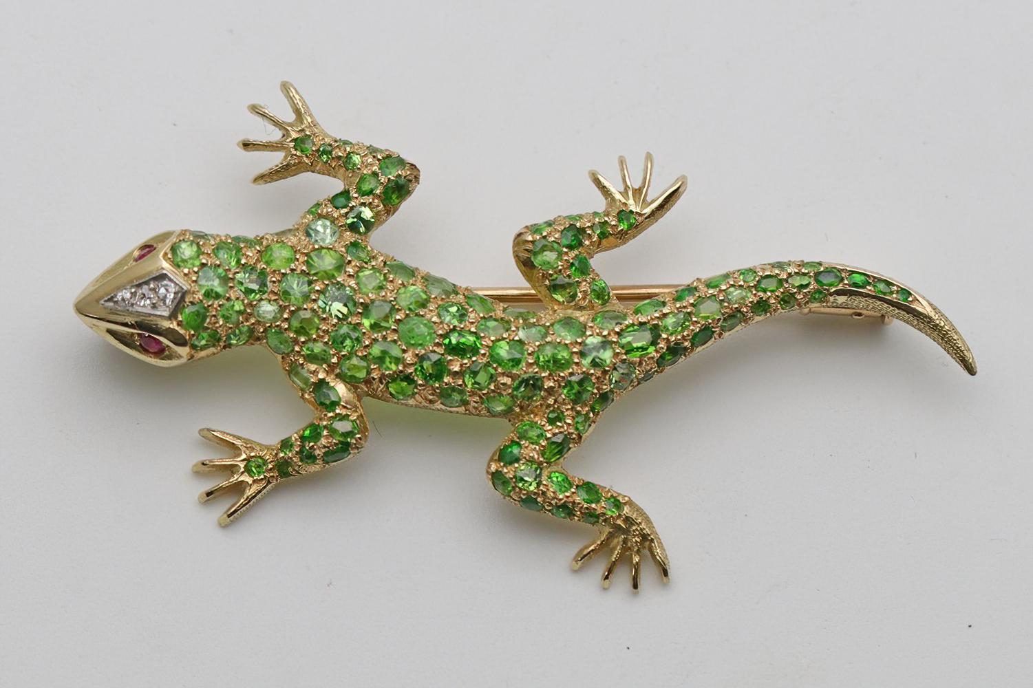 19ct Gold Demantoid Garnet Salamander Brooch (1 of 6) 19ct Gold Demantoid Garnet Salamander Brooch (1 of 6)