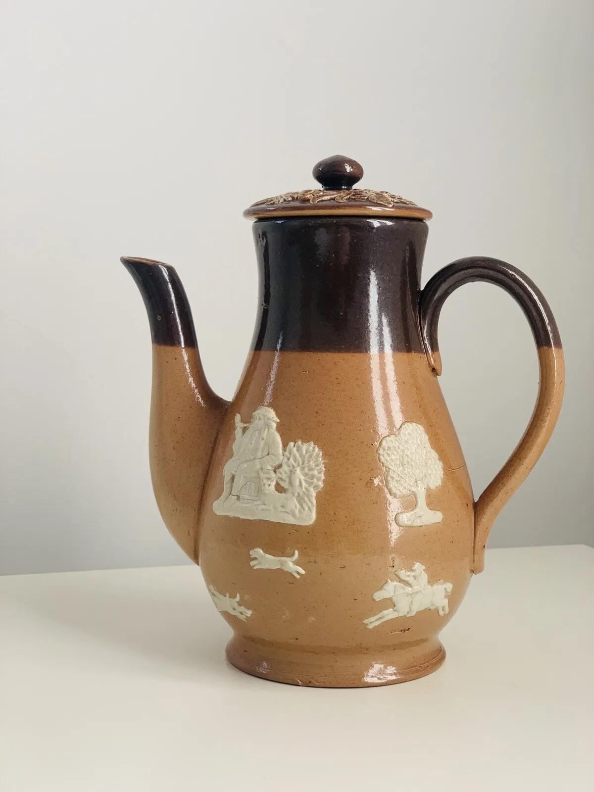 Victorian Doulton Lambeth Coffee Pot c.1880 (1 of 5)