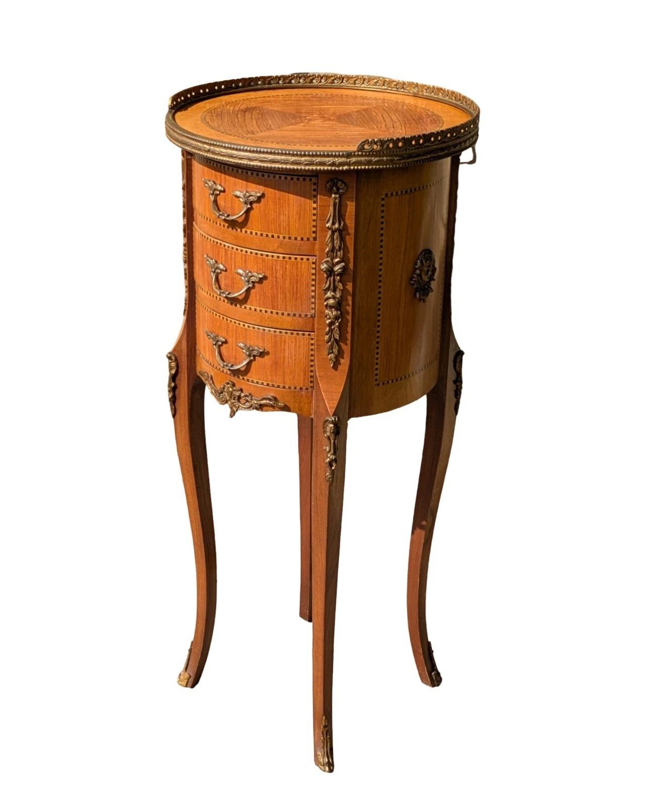 Pretty French Circular Bedside Cabinet Inlaid Kingwood (1 of 8) Pretty French Circular Bedside Cabinet Inlaid Kingwood (1 of 8)