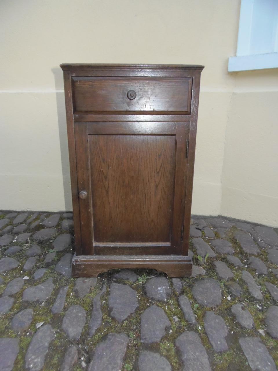 Heal & Sons  Bedside Cupboard (1 of 9)