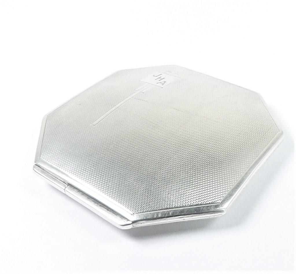 Solid Silver Hallmarked Art Deco Compact Mirror 1939 Engraved Initials J H A (1 of 8) Solid Silver Hallmarked Art Deco Compact Mirror 1939 Engraved Initials J H A (1 of 8)