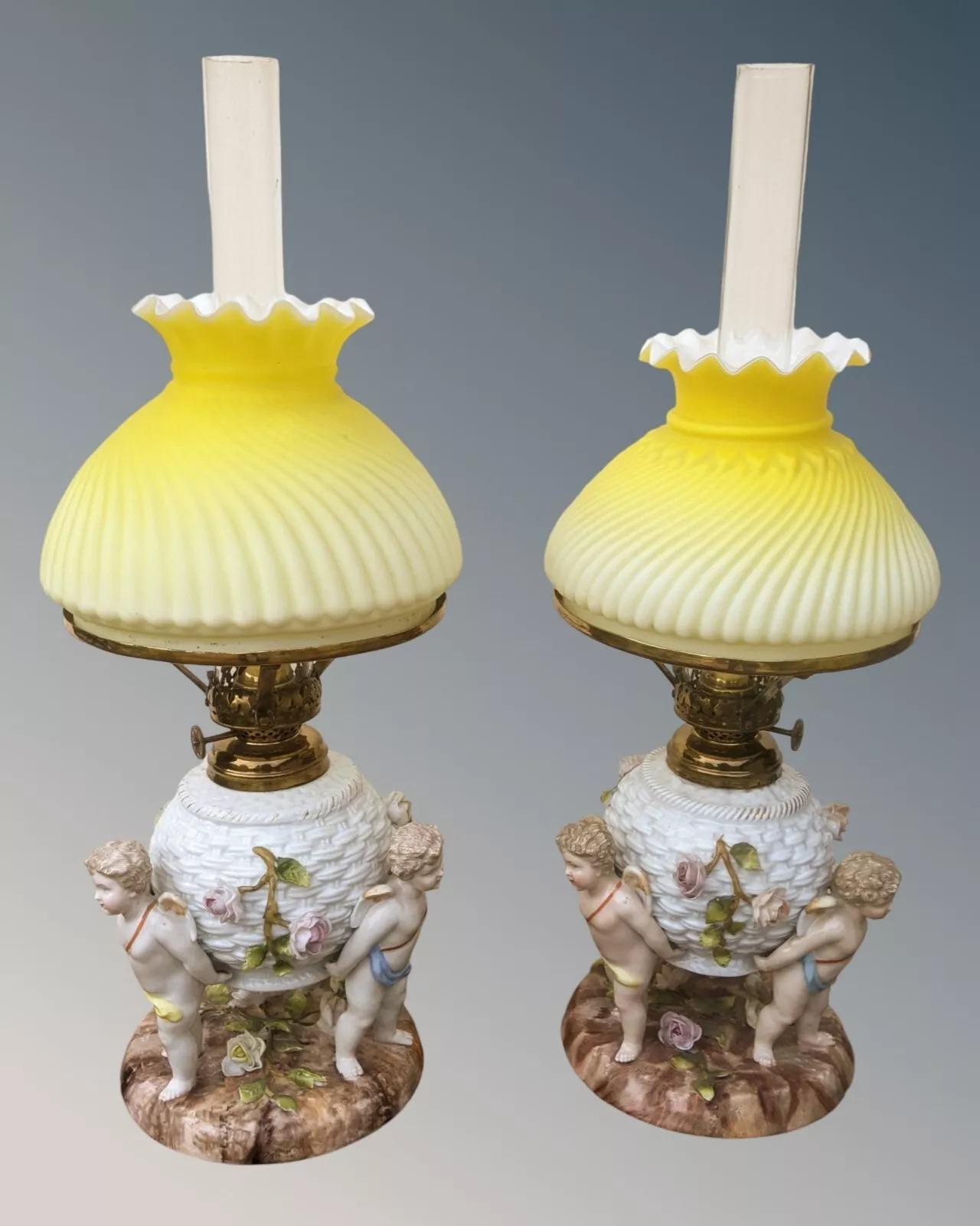 Very Pretty Pair of Meissen Porcelain Cherub Oil Lamps (1 of 6)