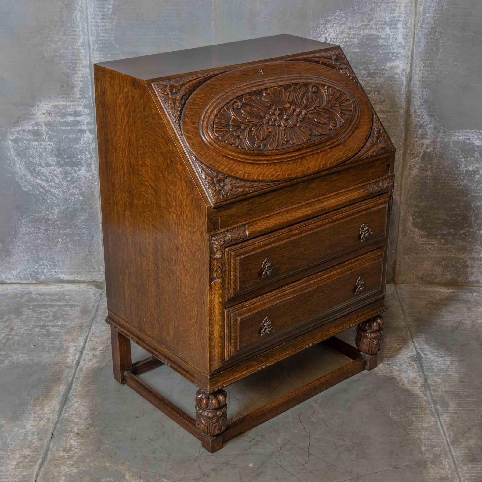 Early 20th Century Oak Writing Bureau (1 of 13) Early 20th Century Oak Writing Bureau (1 of 13)