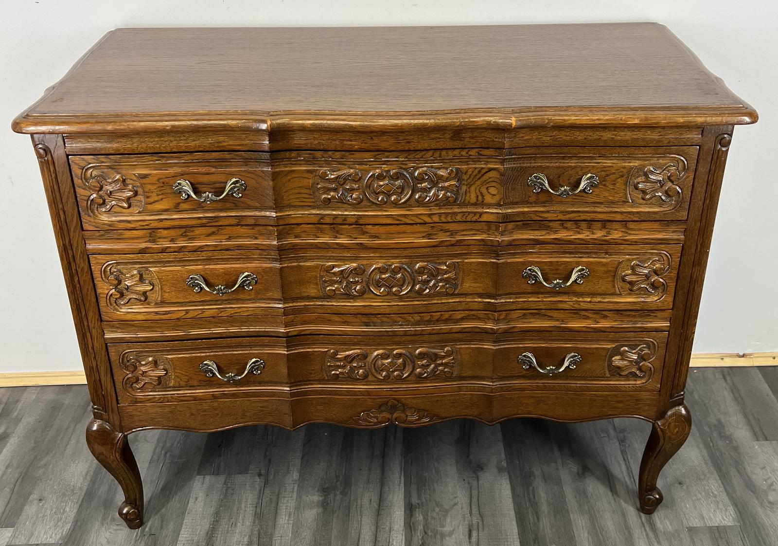 Vintage French Chest of Drawers (1 of 11) Vintage French Chest of Drawers (1 of 11)