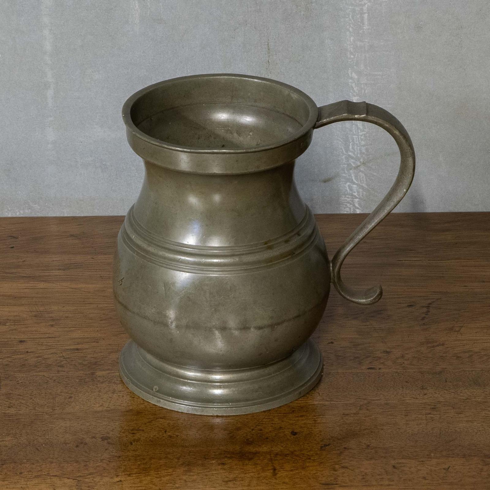 Victorian Two Pint Tankard (1 of 9)