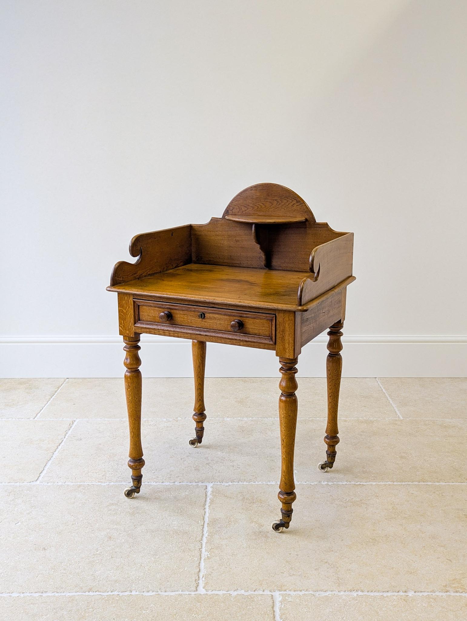 Antique Early Victorian Oak Country House Gallery Side Table c.1840 (1 of 15) Antique Early Victorian Oak Country House Gallery Side Table c.1840 (1 of 15)