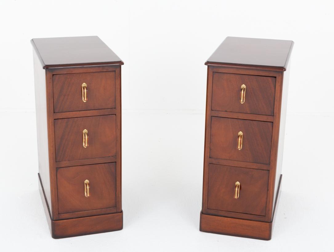 Pair of Mahogany Art Deco Bedside Drawers (1 of 7)