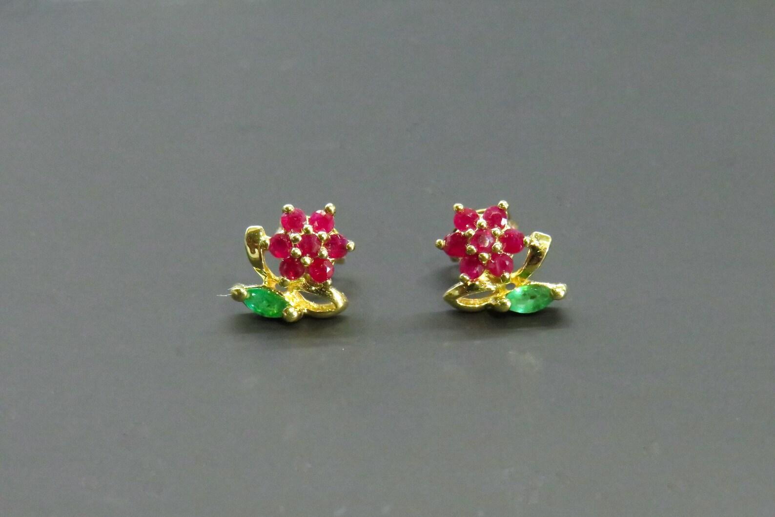 Vintage 9ct Gold Ruby & Emerald Floral Stud Earrings (1 of 7) Vintage 9ct Gold Ruby & Emerald Floral Stud Earrings (1 of 7)