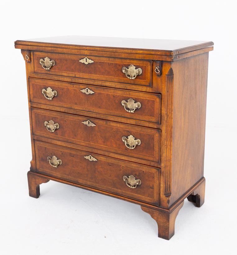 Georgian Revival Walnut Bachelors Chest c.1930 (1 of 9) Georgian Revival Walnut Bachelors Chest c.1930 (1 of 9)
