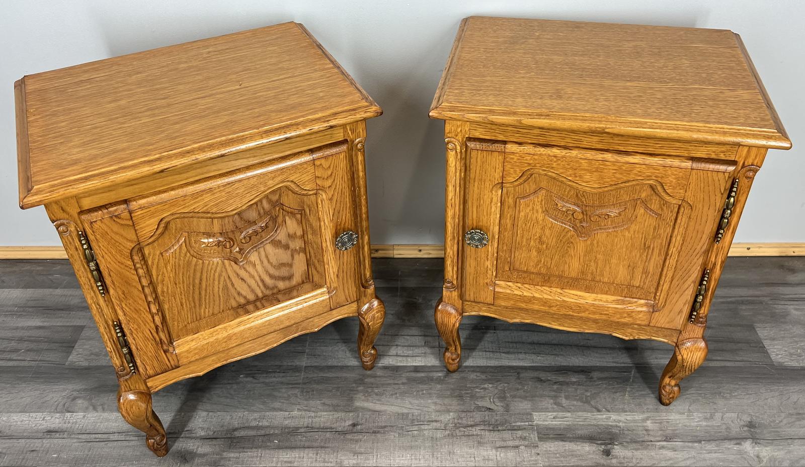 French Vintage Oak Bedside Tables Pair Cupboards Cabinets LOT 3954 (1 of 12)