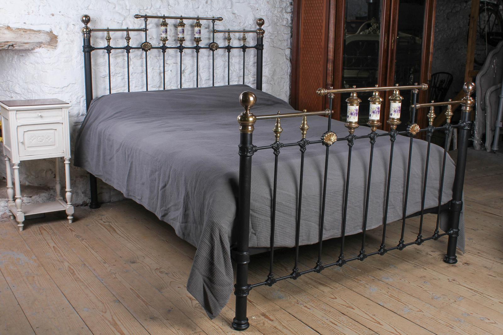 Gorgeous Porcelain Detail Victorian King Size Bed (1 of 10)