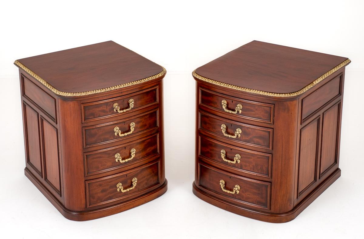 Stunning Pair of Mahogany Bow Chest of Drawers (1 of 10) Stunning Pair of Mahogany Bow Chest of Drawers (1 of 10)