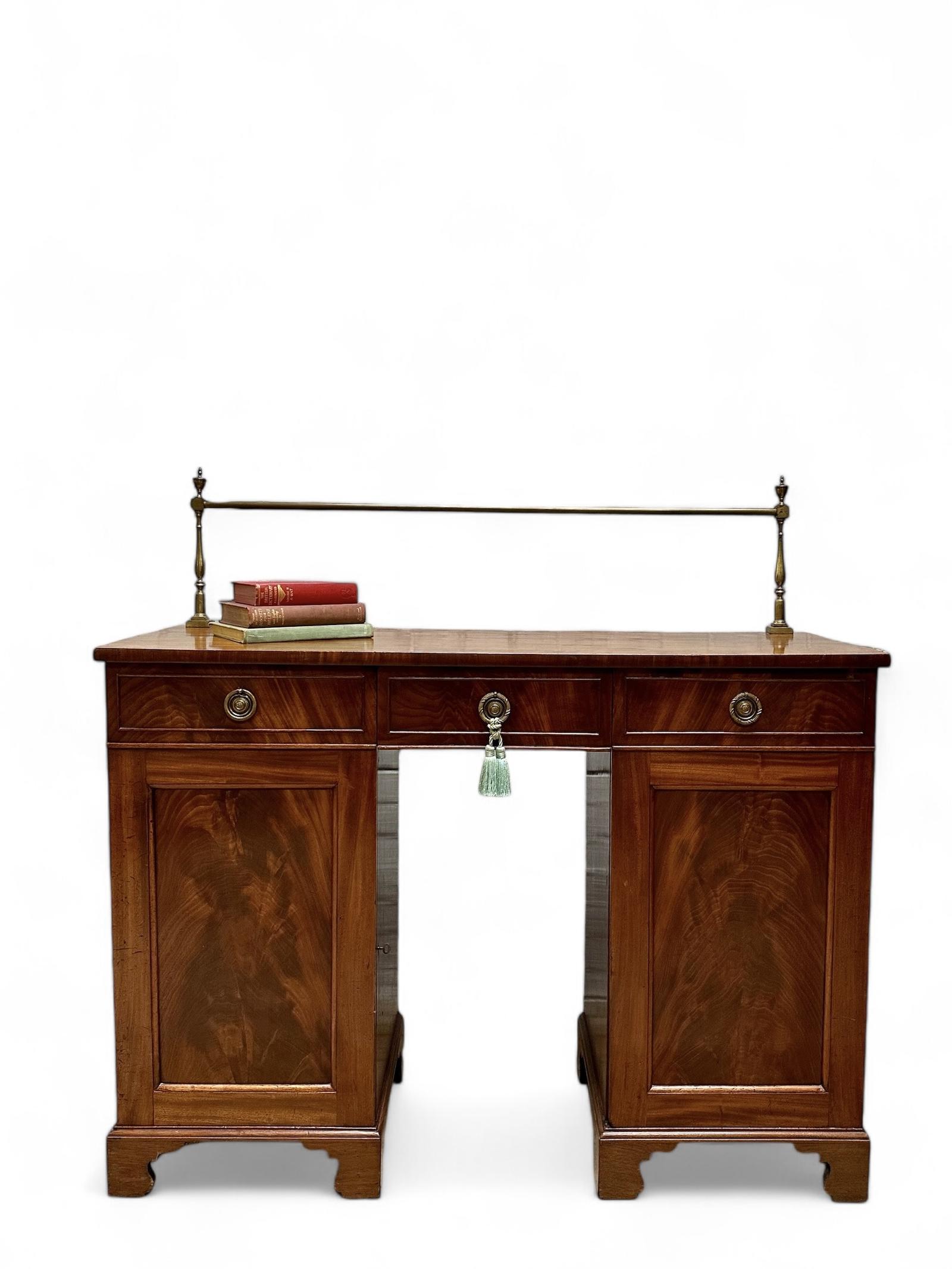 Antique Georgian Mahogany Sideboard / Brass Gallery c.1810 (1 of 11)
