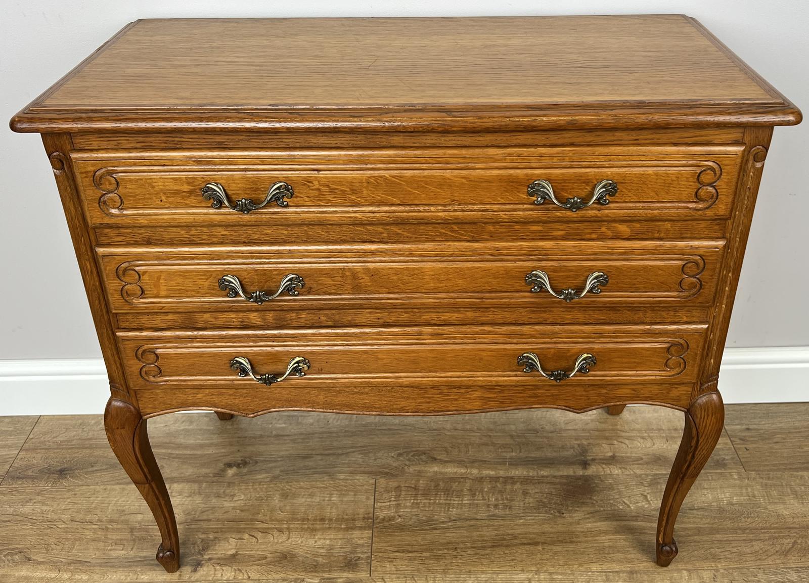 Chest of Drawers Vintage French Style Oak 3 Drawers Carved Cabinet (1 of 11) Chest of Drawers Vintage French Style Oak 3 Drawers Carved Cabinet (1 of 11)