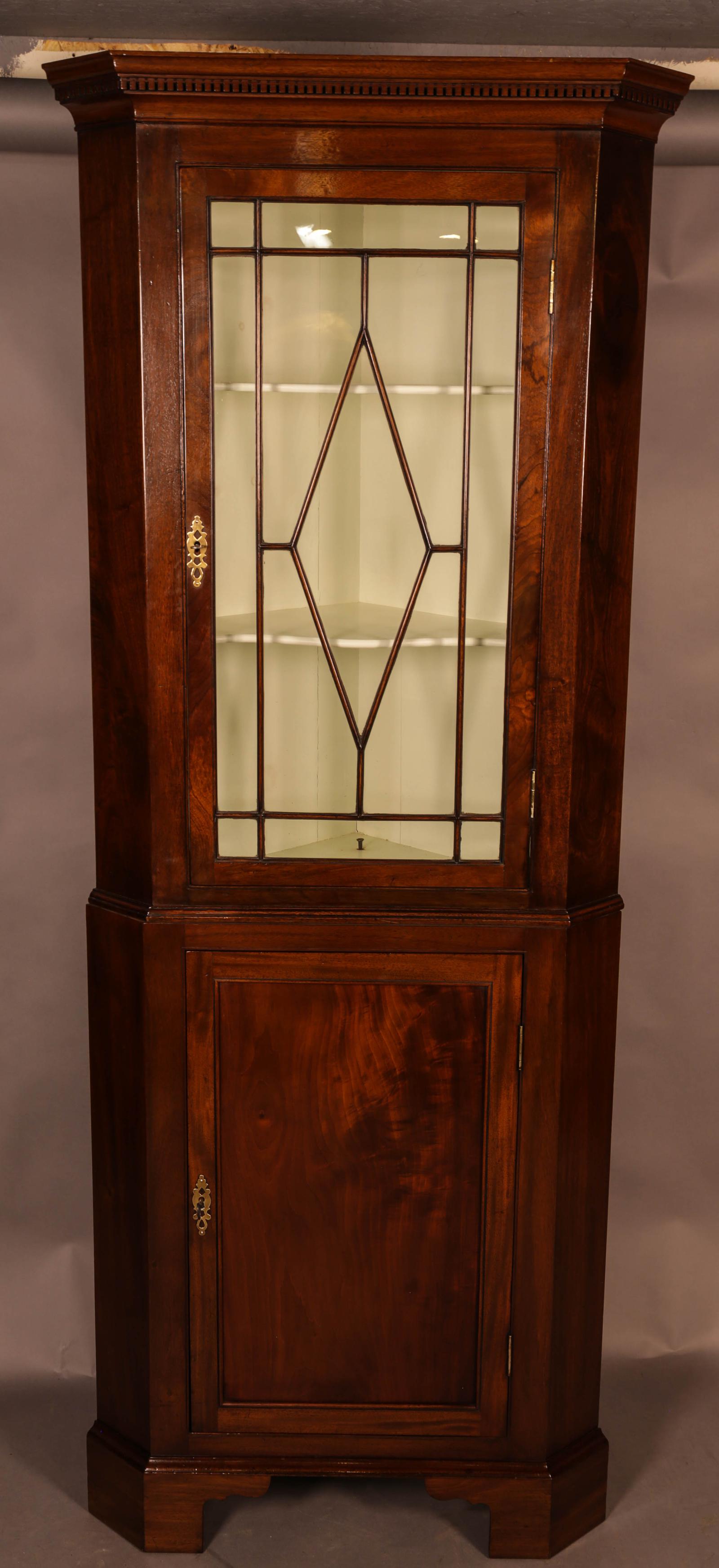 Georgian Floor Standing Corner Cupboard (1 of 5) Georgian Floor Standing Corner Cupboard (1 of 5)