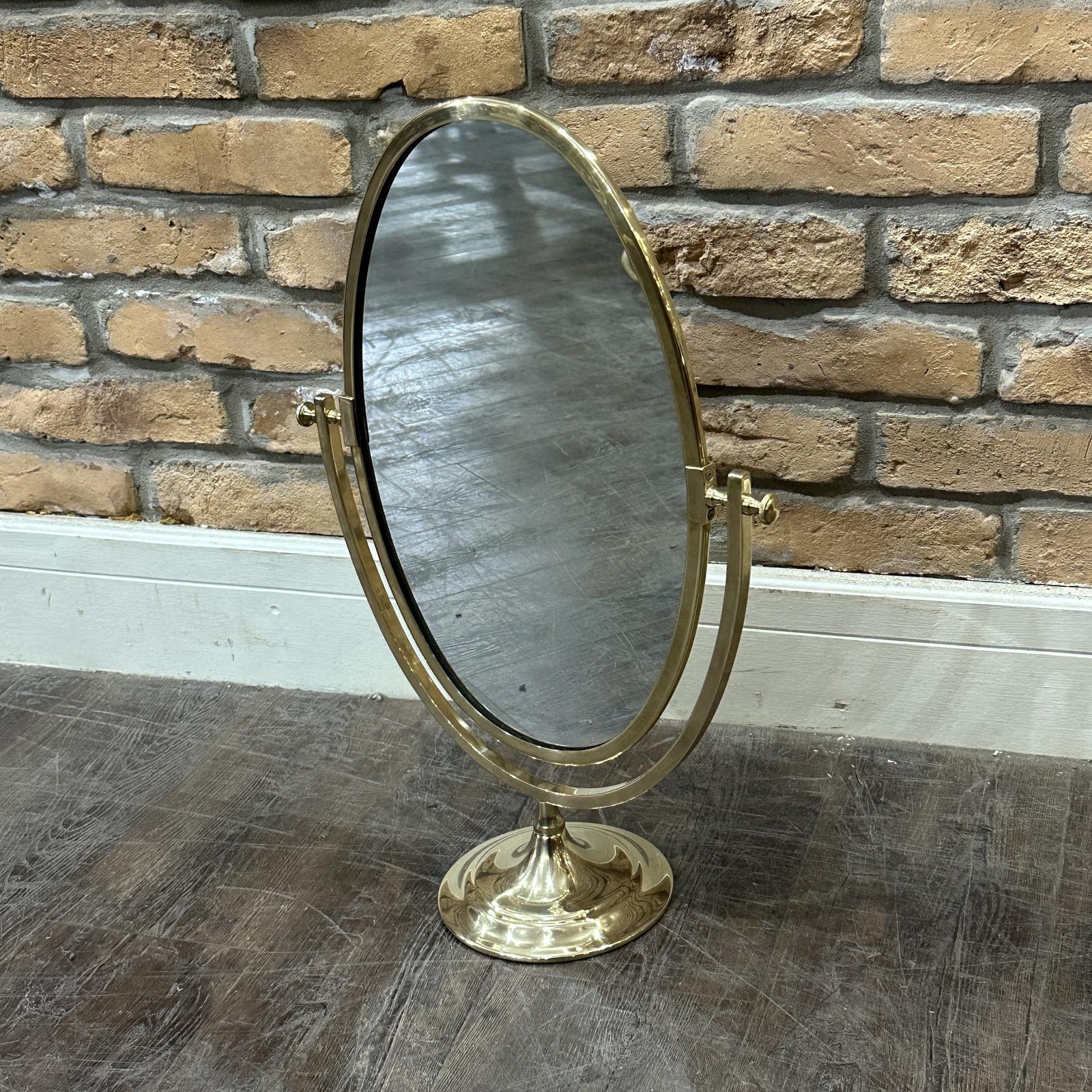 Vintage 1960s Brass Oval Vanity Mirror (1 of 5) Vintage 1960s Brass Oval Vanity Mirror (1 of 5)