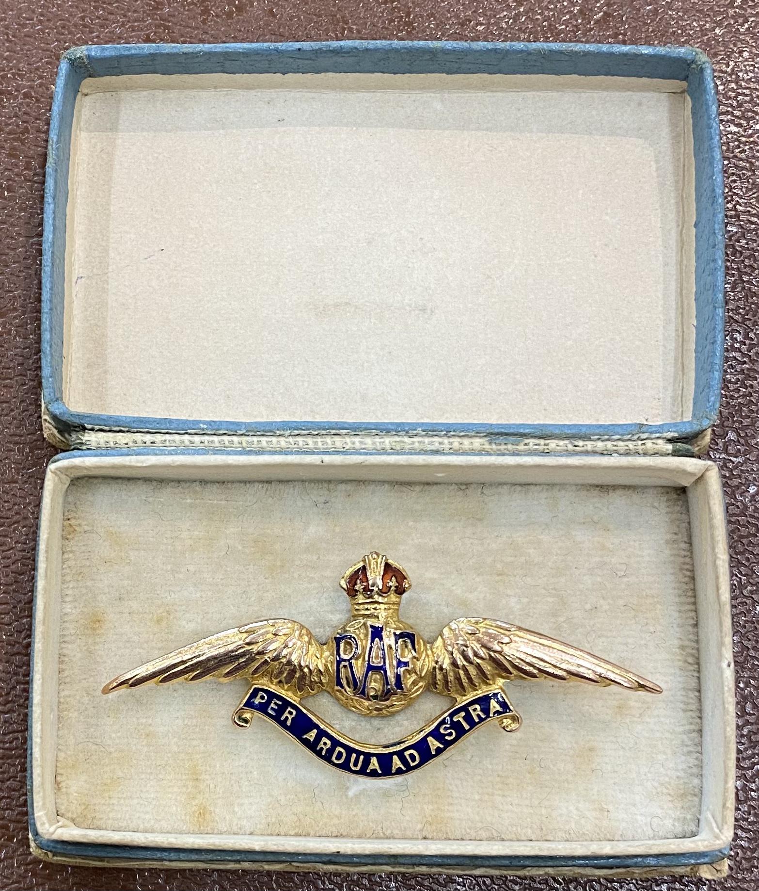 9ct Gold Boxed with Dedication RAF Brooch 1918 (1 of 5)